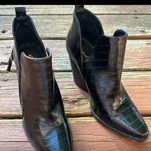 Qupid Women’s Black Leather Boots size 10 NWOT